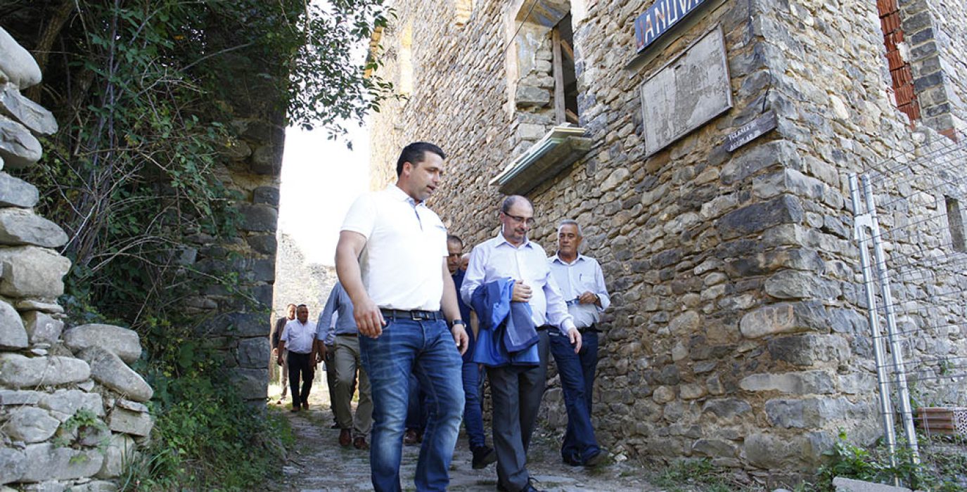 Lambán en su visita a Chanovas. Foto DGA.