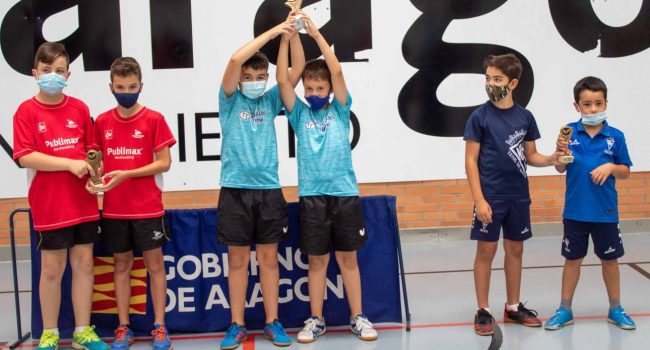 Jóvenes promesas del tenis de mesa aragonés.