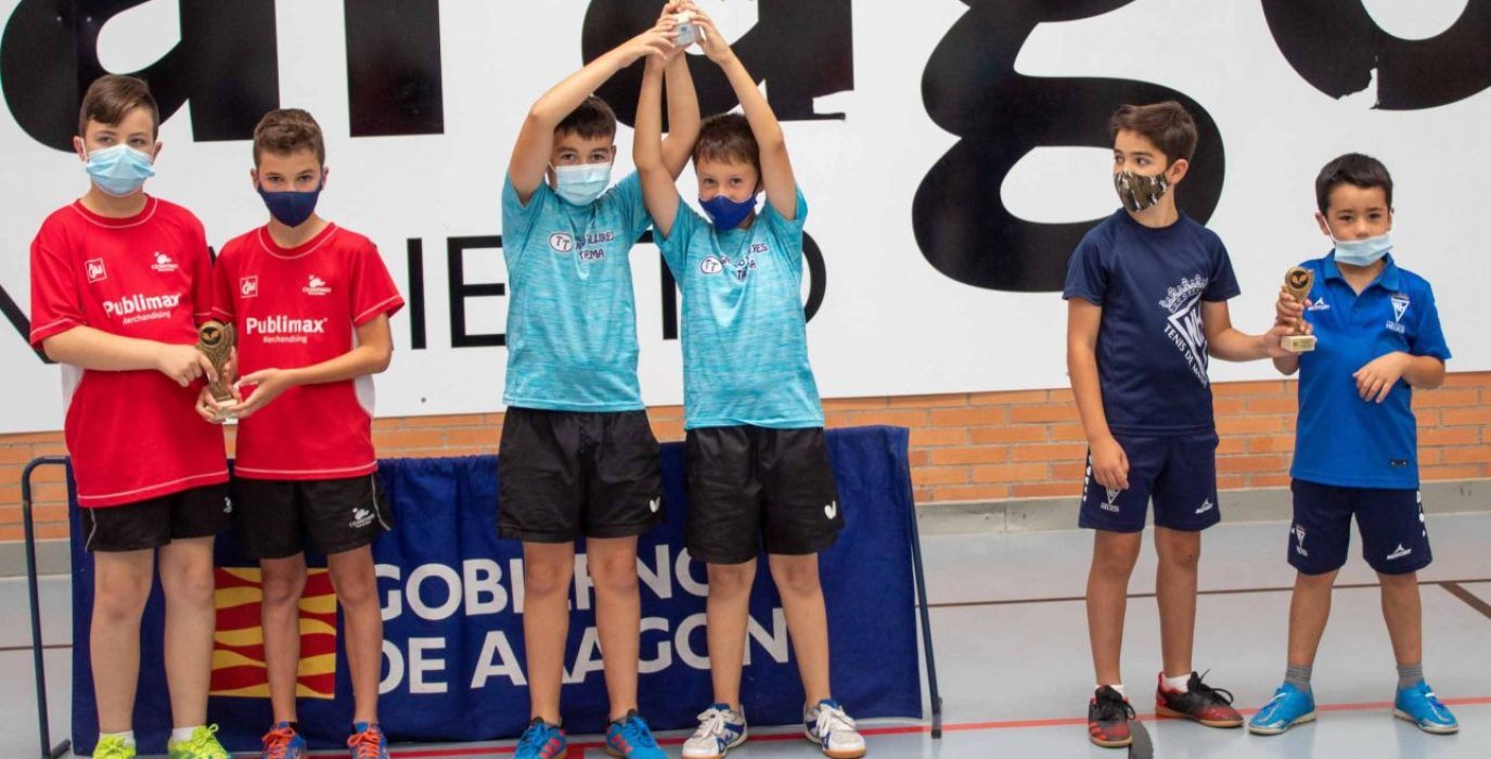 Jóvenes promesas del tenis de mesa aragonés.