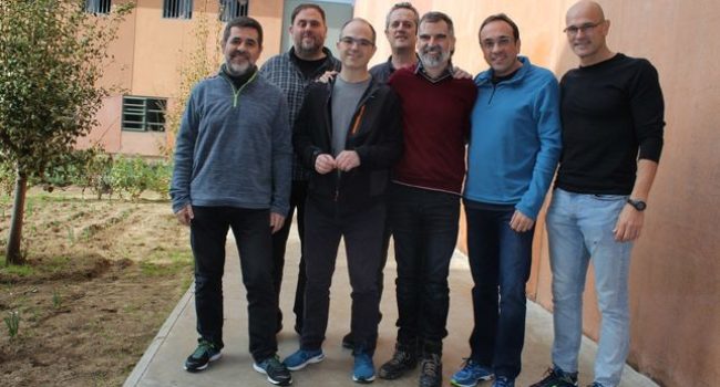 Los presos políticos catalanes en Lledoners, en una imagen difundida por Òmnium Cultural.