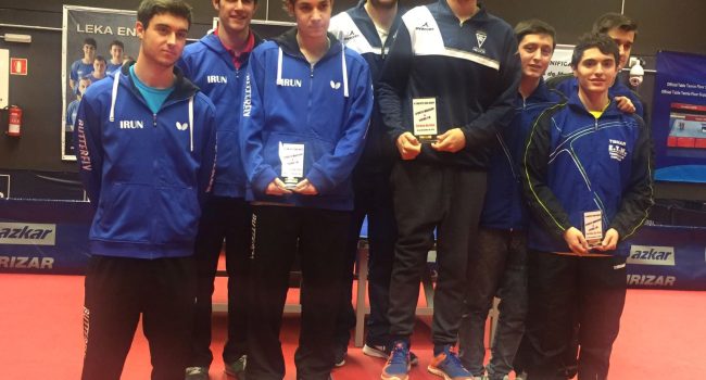 Los sub23 del CN Helios, en lo más alto del podio.