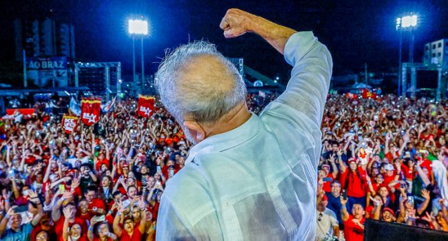 Lula en un acto de campaña. Foto: @ptbrasil