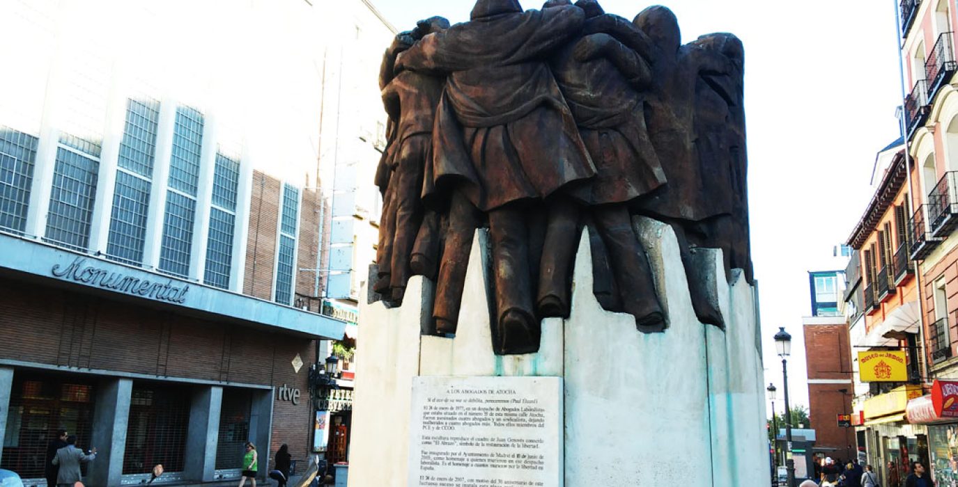 Monumento en Madrid dedicado a los abogados de Atocha asesinados. Foto: AraInfo