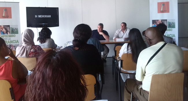 Esteban Ibarra y Javier Alcober durante la charla. Foto: @arainfonoticias