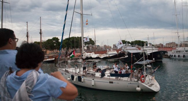 Salida de la flotilla desde el puerto de Barcelona. Foto: Dolors Pena Buxó ©