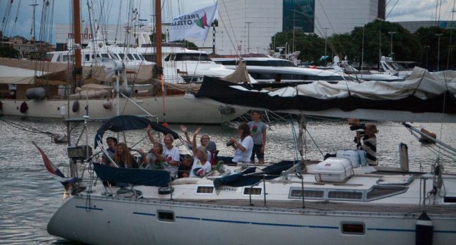 Salida del puerto de Barcelona de MRG. Foto: Rumbo a Gaza