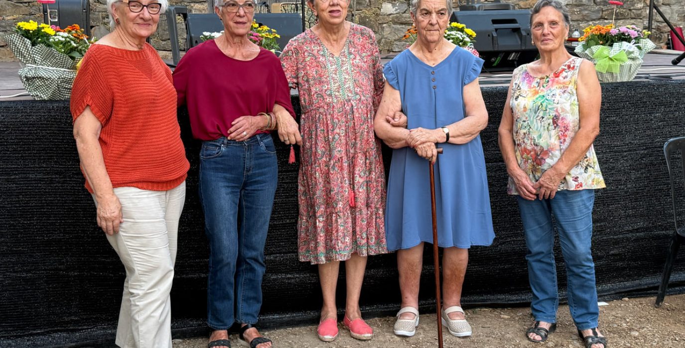 De izquierda a derecha: Mari Carmen, María Victoria, Pilar, Ángela y Jovita.