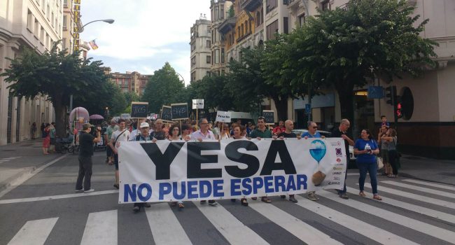 Manifestación en Iruñea contra el pantano de Yesa. Foto: Laura Soteras