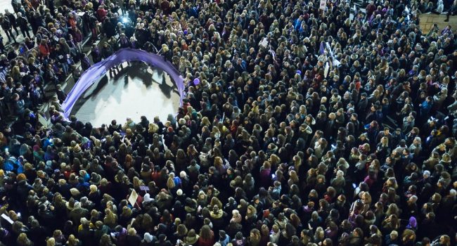 Lectura del manifiesto en la manifestación del 8M de Zaragoza en 2018. Foto: AraInfo.