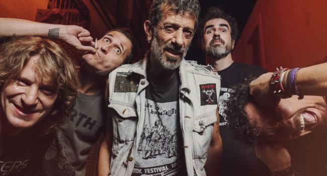 Manolo Kabezabolo y Los Ke No Dan Pie Kon Bolo.