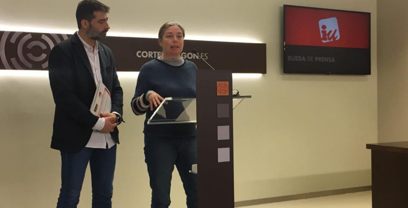 Marga Deya y Alvaro Sanz de iu aragón en una rueda de prensa
