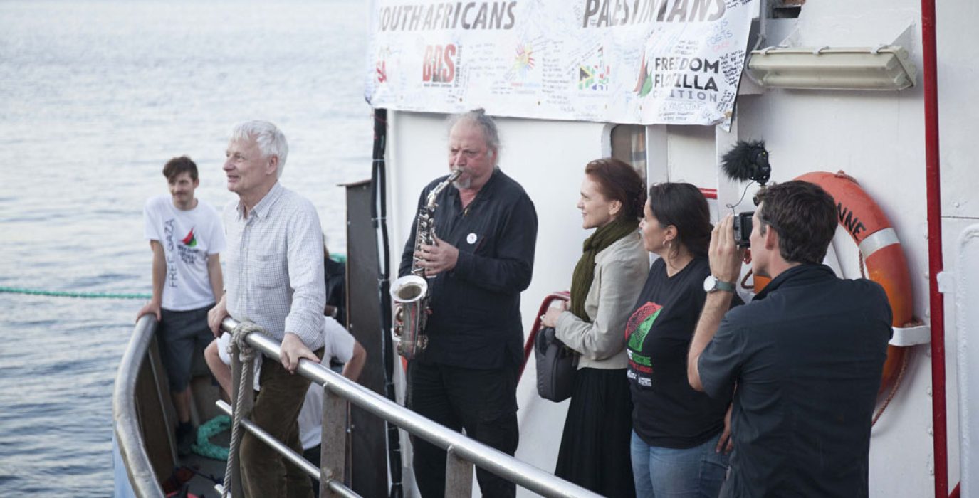 Despedida del 'Marianne' en el puerto de Messina. Foto: Pablo Miranzo
