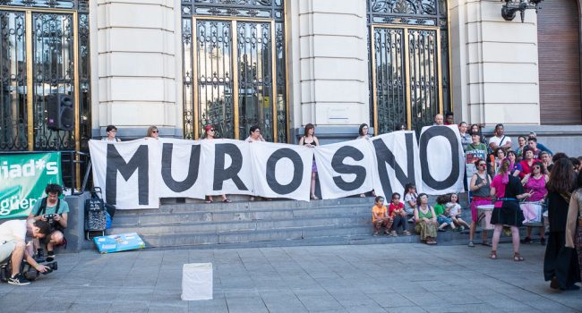 Concentración en 2018 de #MigrarEsUnDerecho. Foto: Pablo Ibáñez (AraInfo)