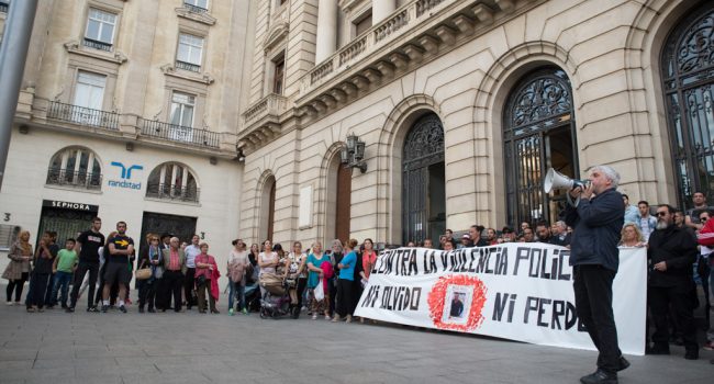 Protesta por la muerte en comisaría de Miguel Ángel Fernández. Foto: AraInfo