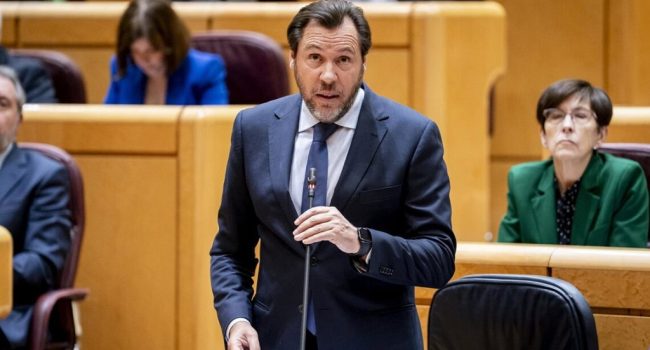 El ministro Puente en la sesión de control en el Senado de este pasado martes | Foto: RTVE