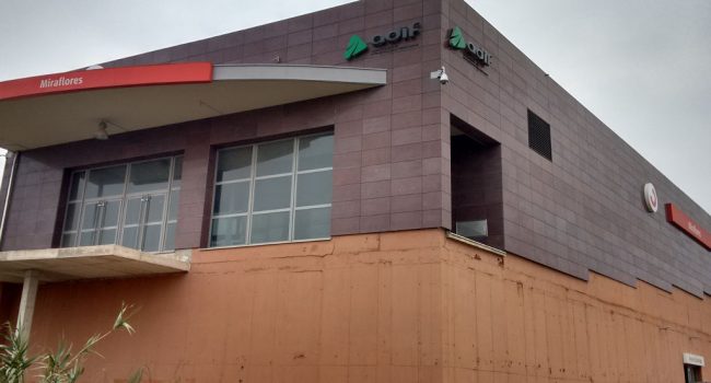 Exteriores de la Estación de Miraflores.