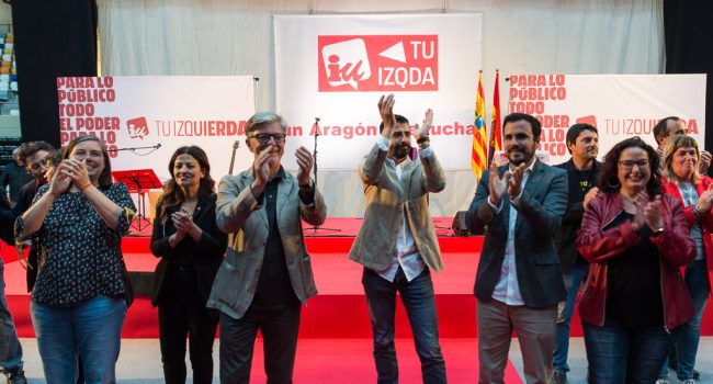 Deya, Rego, Santisteve, Sanz, Garzón y Gimeno durante el acto central de IU en Zaragoza. Foto: Pablo Ibáñez (AraInfo)