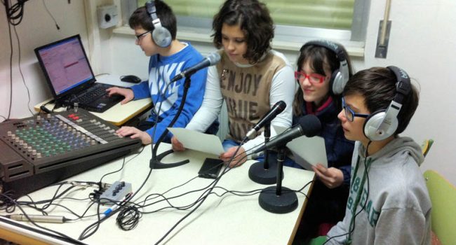 Alumnos y alumnas del Taller de Radio del IES Baix Cinca de Fraga.