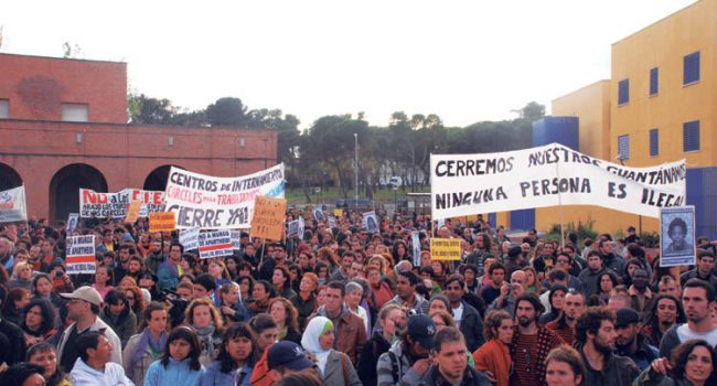 Movilización por el cierre de los Centros de Internamiento de Extranjeros. Fotopatio