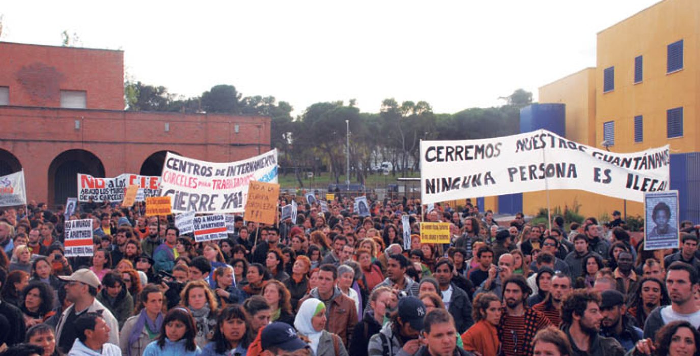 Movilización por el cierre de los Centros de Internamiento de Extranjeros. Fotopatio