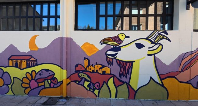 Mural Centro Cívico Capitiellos Sabiñánigo Samianigo Nylon Elisa Gómez Ana Resia NadaMásJulio María Matas 1