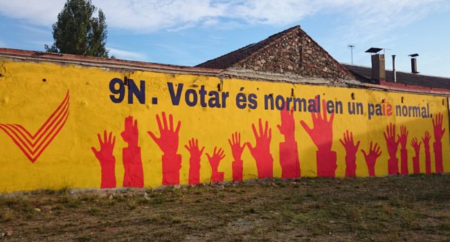 Mural_Sant_Celoni_referèndum_independència_9N