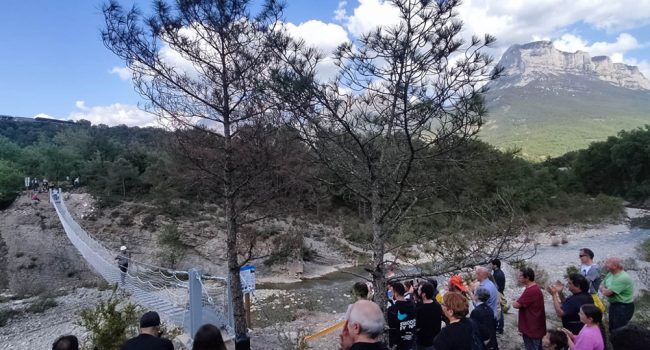Inauguración de la Ruta nabatera con Peña Montañesa de fondo | Foto: Asociación Nabateros Sobrarbe