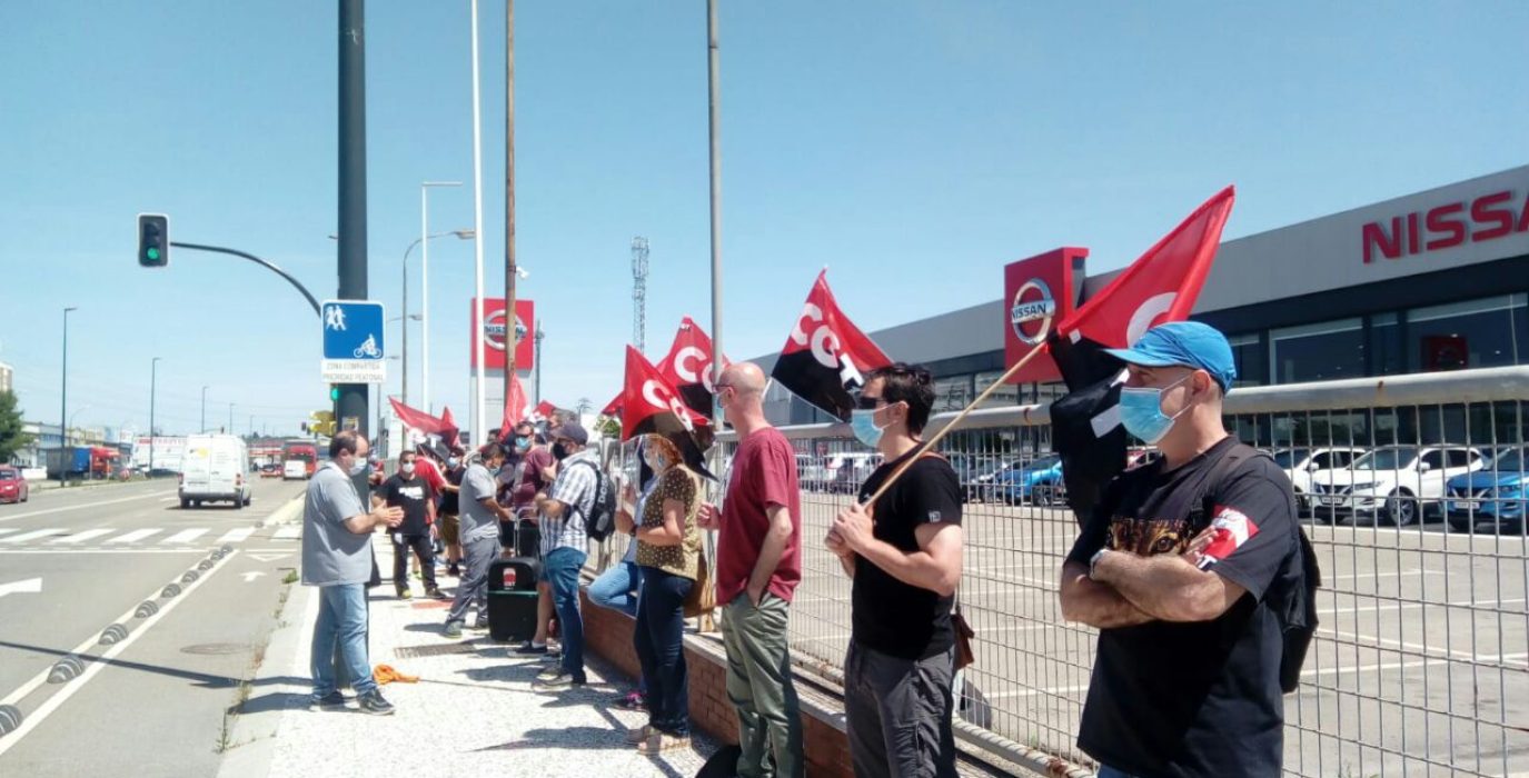 Concentración frente a Nissan en Zaragoza. Foto: CGT Aragón