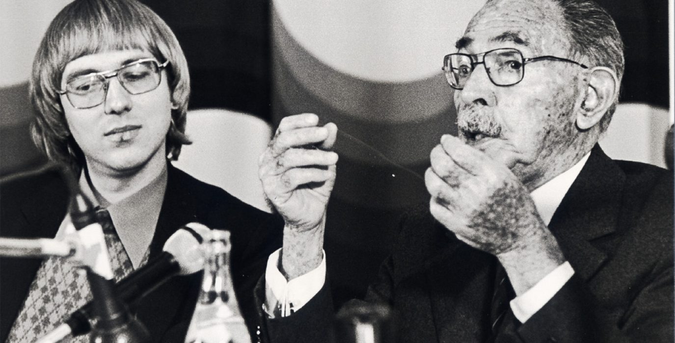 Jakob von Uexkull y Hassan Fathy, primero premiados con el Nobel Alternativo en 1980.