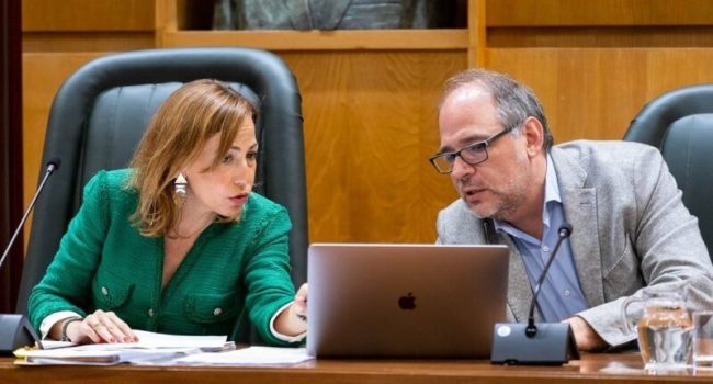 Protesta sindical en el Pleno municipal de Zaragoza “por las formas y falta de negociación” del concejal Mendoza