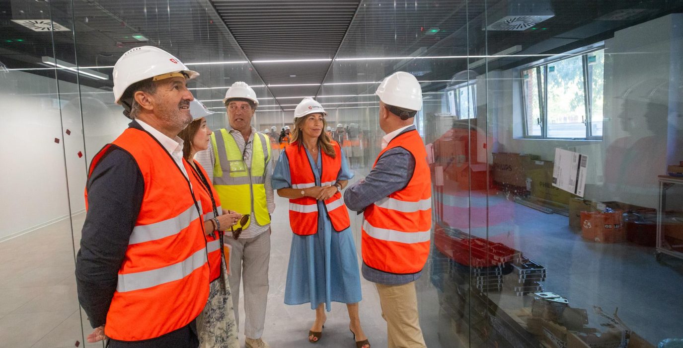 Natalia Chueca y Ángel Lorén en su visita a las obras de Distrito 7 | Foto: Daniel Marcos / AZ