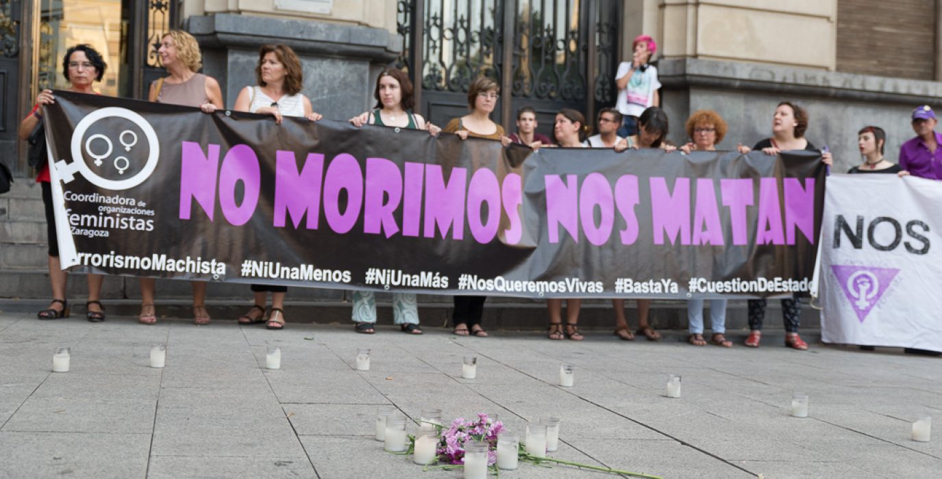 Concentración en Zaragoza contra el terrorismo machista. Foto: Pablo Ibáñez (AraInfo)