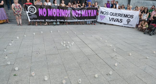 Concentración en Zaragoza contra el terrorismo machista. Foto: Pablo Ibáñez (AraInfo)