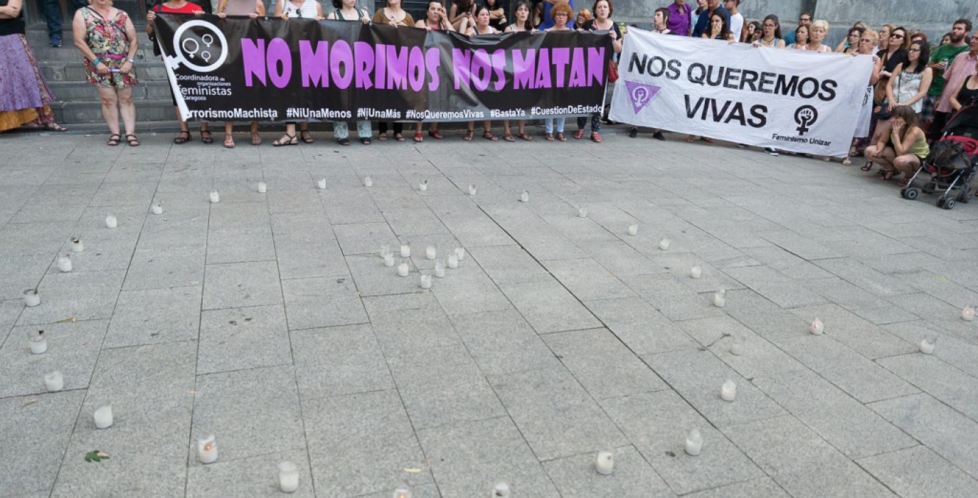 Concentración en Zaragoza contra el terrorismo machista. Foto: Pablo Ibáñez (AraInfo)