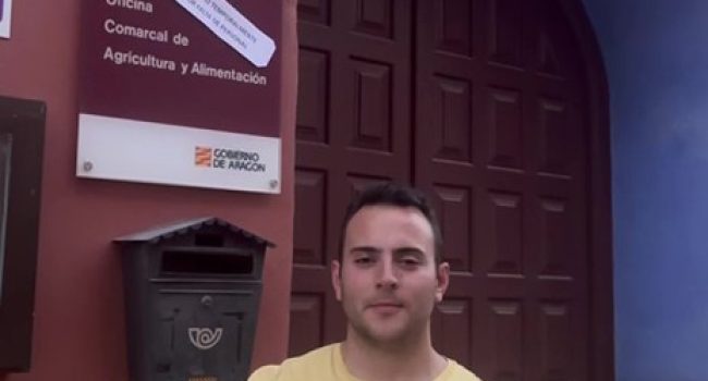 Raúl Blasco, portavoz de Teruel Existe en Muniesa, frente la OCA.