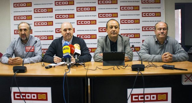Julián Gutierrez, Secretario General de CCOO Pensionistas, , Manuel Pina, Secretario General CCOO Aragón, Carlos Bravo, secretario confederal de Políticas Públicas y Protección Social de CCOO, y Manuel Martín, Secretario General CCOO Pensionistas en Aragón.