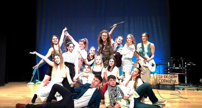 la compañía amateur de teatro del cj oliver