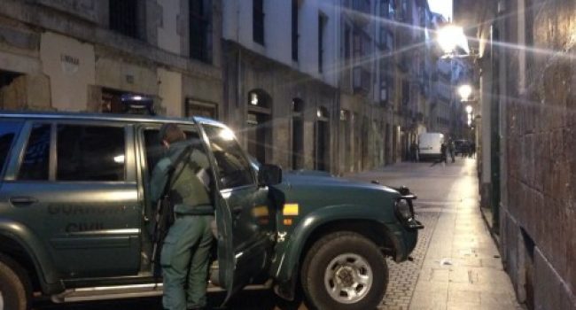 Operación de la guardia civil en Bilbo. Foto: Bilboko Uriola