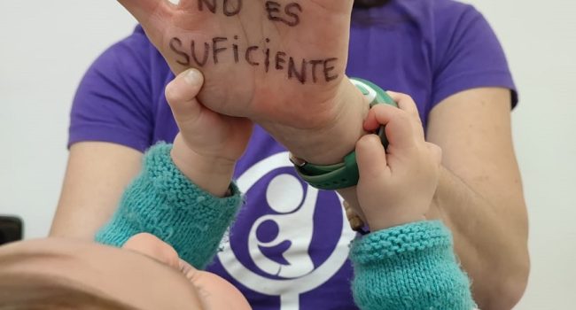 PETRA Maternidades Feministas El gobierno se ríe de las madres permisos nacimiento crianza conciliación