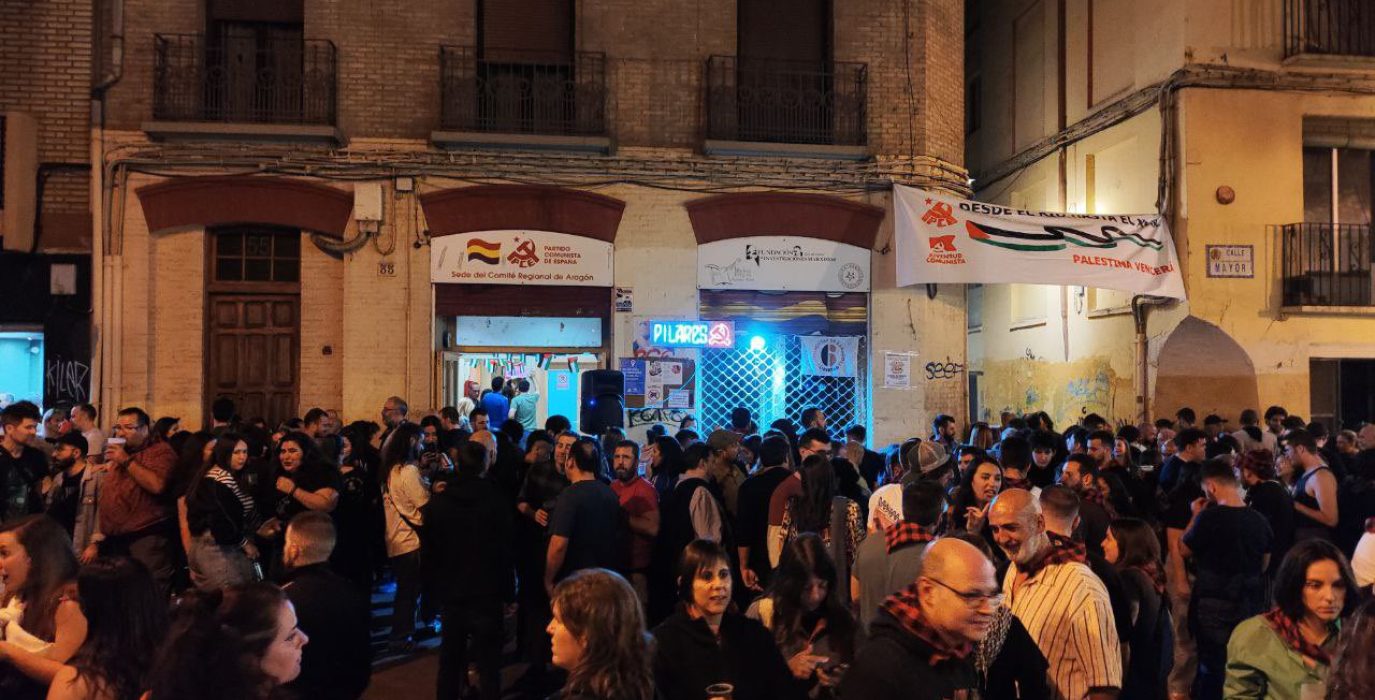Ambiente en una de las noche de los Pilares Solidarios de estas fiestas | Foto: @PCEAragon