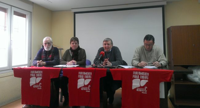 Representantes de la PLAFHC Aragón durante la rueda de prensa de este viernes en Zaragoza. Foto: Sergio Gracia (AraInfo)