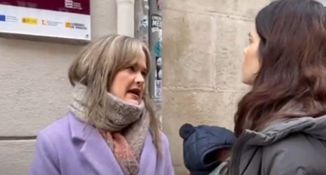 María Goikoetxea e Isa Serra en el CAIVIS de Manifestación.