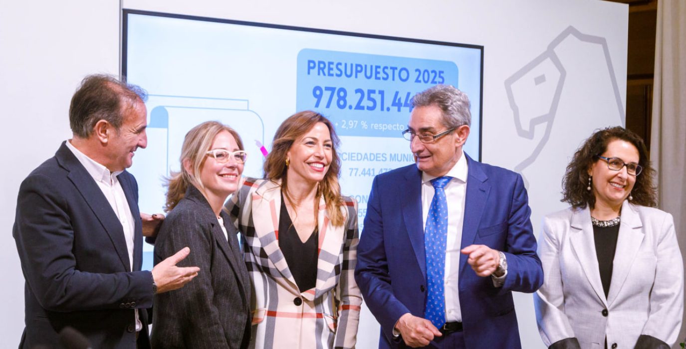 Acuerdo de PP y VOX para presentar el proyecto de presupuesto de 2025 en el Ayuntamiento de Zaragoza | Foto: Daniel Marcos (AZ)