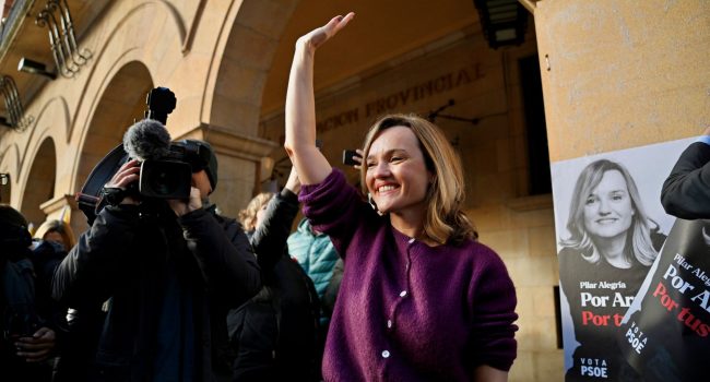 Pilar Alegría en el arranque de campaña del PSOE en Teruel.