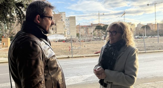 Silvia Salazar y Roberto Cacho en la zona de Harineras de Uesca