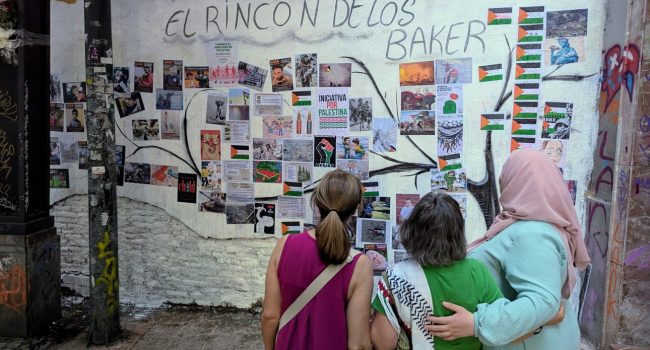 El mural en el nuevo "rincón de los Baker", en el corazón de la Madalena | Foto: Iker G. Izagirre (AraInfo)