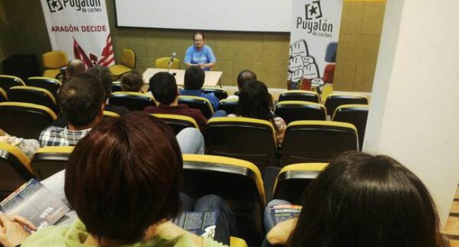 Valentín Cazaña durante el acto de Puyalón-Os Pueblos Deciden en Aguaviva.