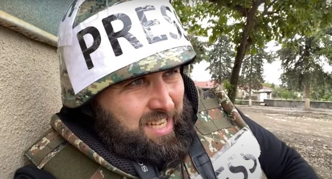 Pablo González en una imagen de archivo cuando cubría la segunda guerra de Nagorno Karabaj. Fue uno de los pocos reporteros sobre el terreno.