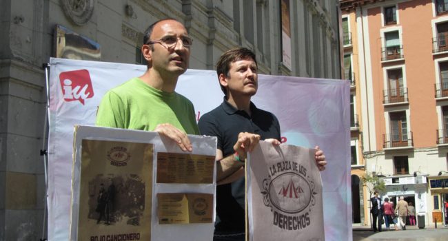 Paco Iturbe y Tasio Oliver han presentado el programa de la Plaza de los Derechos, un espacio de encuentro y debate con los movimientos sociales y La Izquierda Plural que se inaugura este viernes.