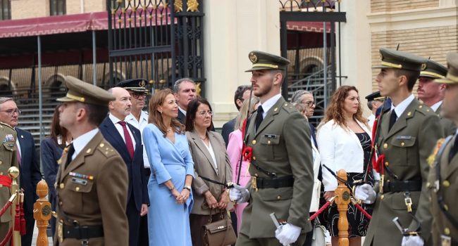 (Archivo) Para la alcaldesa de Zaragoza “una ciudad habitable” es regalar espacios y servicios públicos a sus empresas afines o convertir a la capital de Aragón en una fábrica de armas | Foto: Natalia Chueca